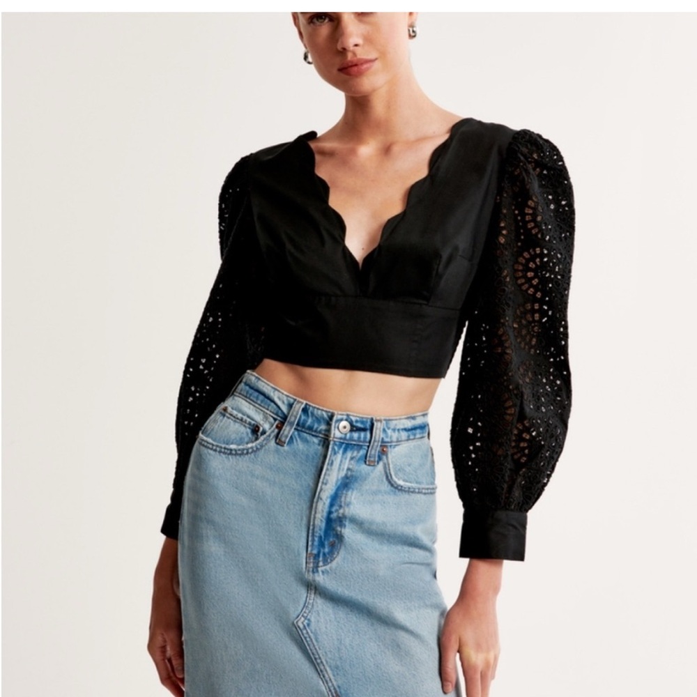 Abercrombie & Fitch Long-Sleeve Poplin Plunge Cutwork Top Size XL